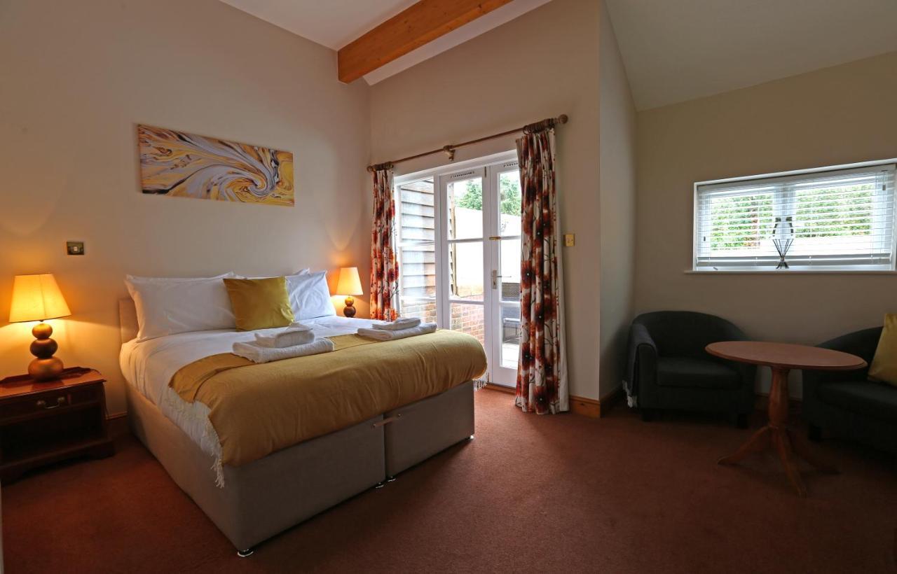 Hotel The Three Lions Fordingbridge Exterior foto